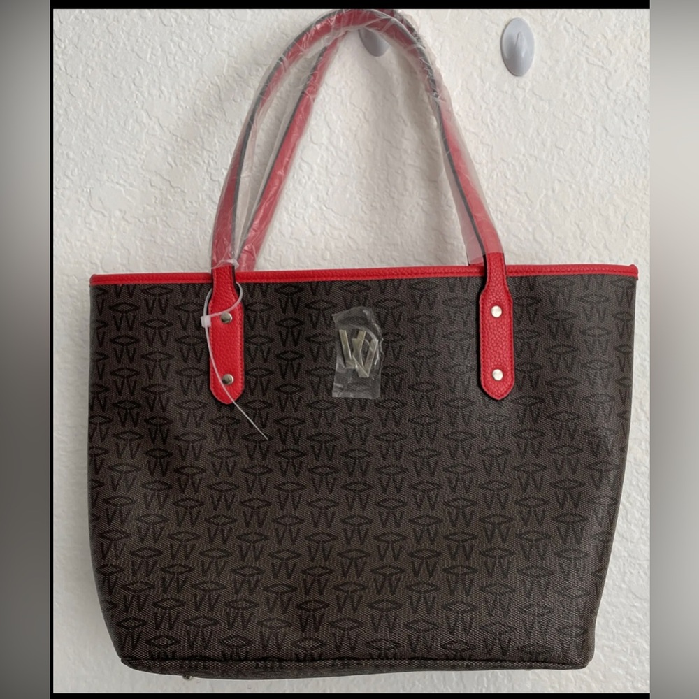 VV Women  large Tote/ purse. Color: Brown & Red. New with out tags.